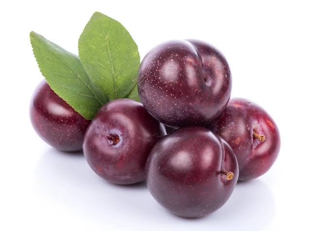 आलूबुखारा खाने के फायदे